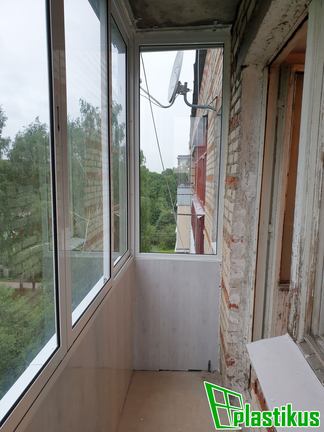 Остекление и отделка балкона в Тарасково