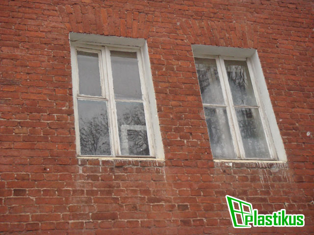 Установка пластиковых окон в Кашире. Фото старых деревянных окон