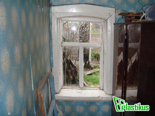 Установка пластиковых окон в д. Благово, Каширский район. Так выглядело окно до замены